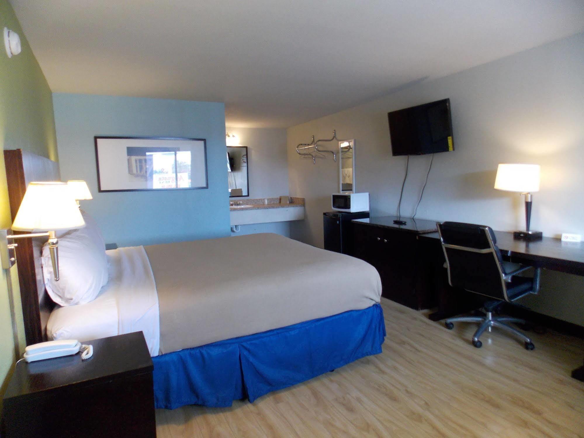 Augusta Best Inn エクステリア 写真