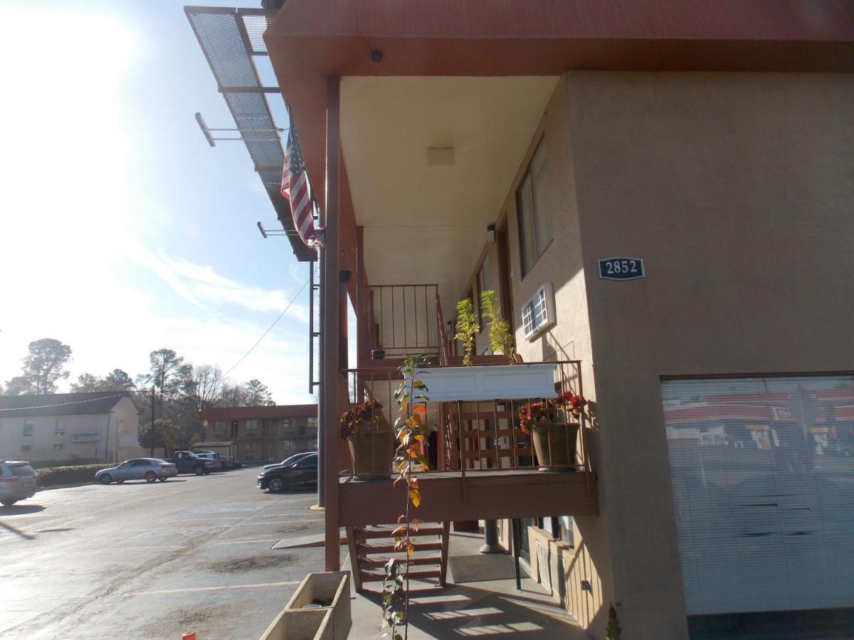 Augusta Best Inn エクステリア 写真
